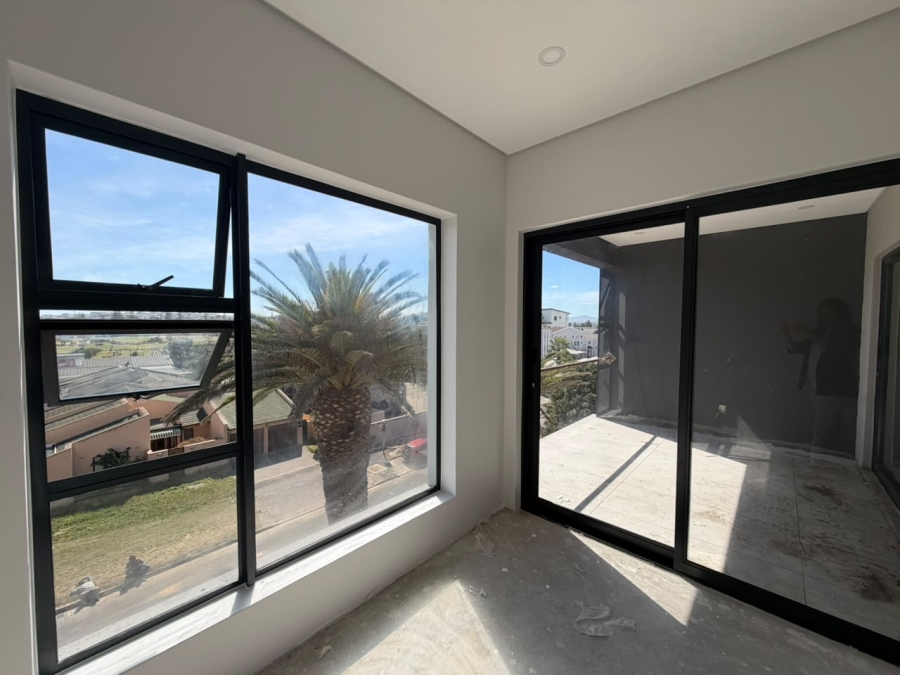 2 Bedroom Property for Sale in Table View Western Cape